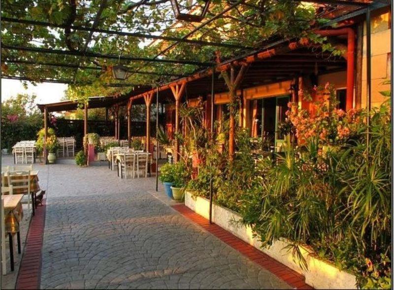 Apolafsi Aparthotel Lixouri Ngoại thất bức ảnh