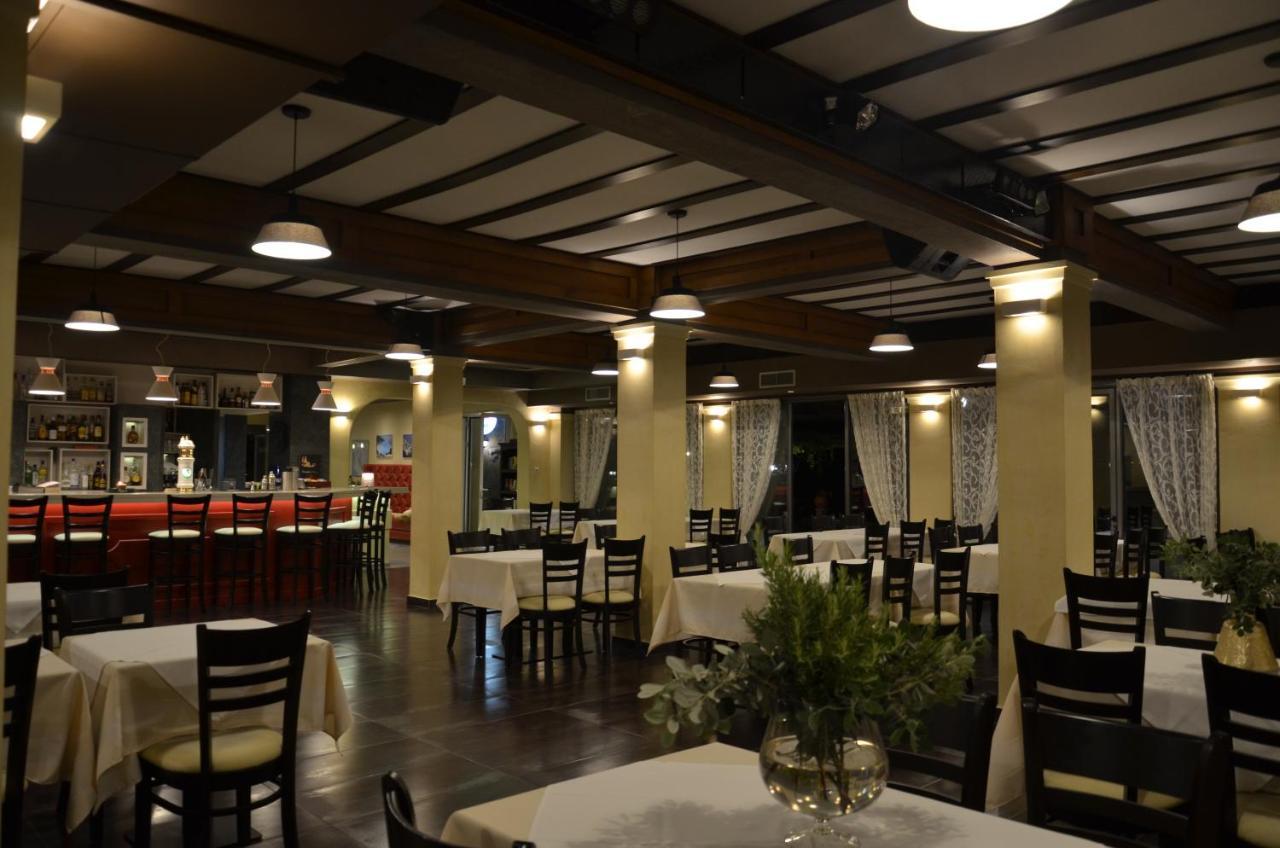 Apolafsi Aparthotel Lixouri Ngoại thất bức ảnh