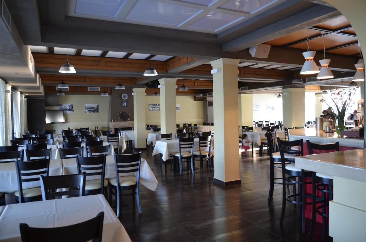 Apolafsi Aparthotel Lixouri Ngoại thất bức ảnh