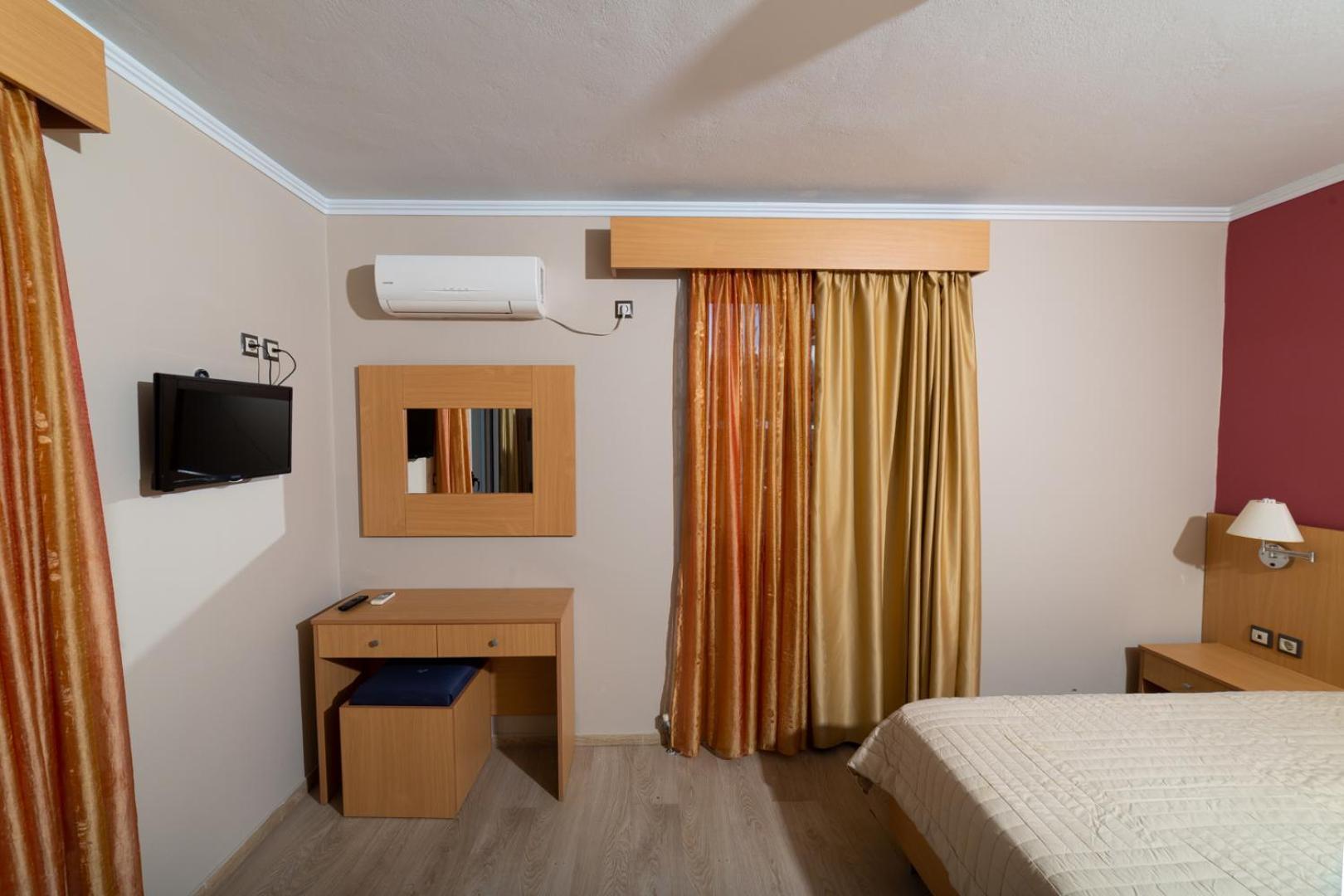 Apolafsi Aparthotel Lixouri Ngoại thất bức ảnh